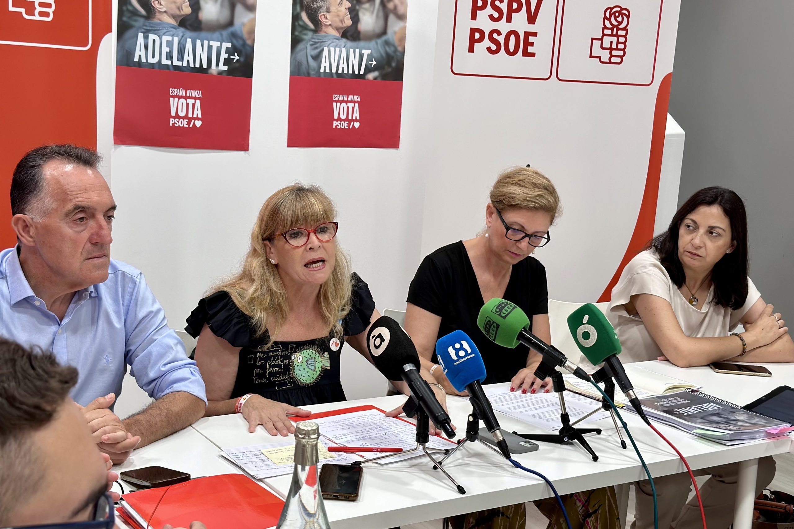 El PSOE presenta el seu programa «més social» amb l’increment de sous i pensions com a bandera