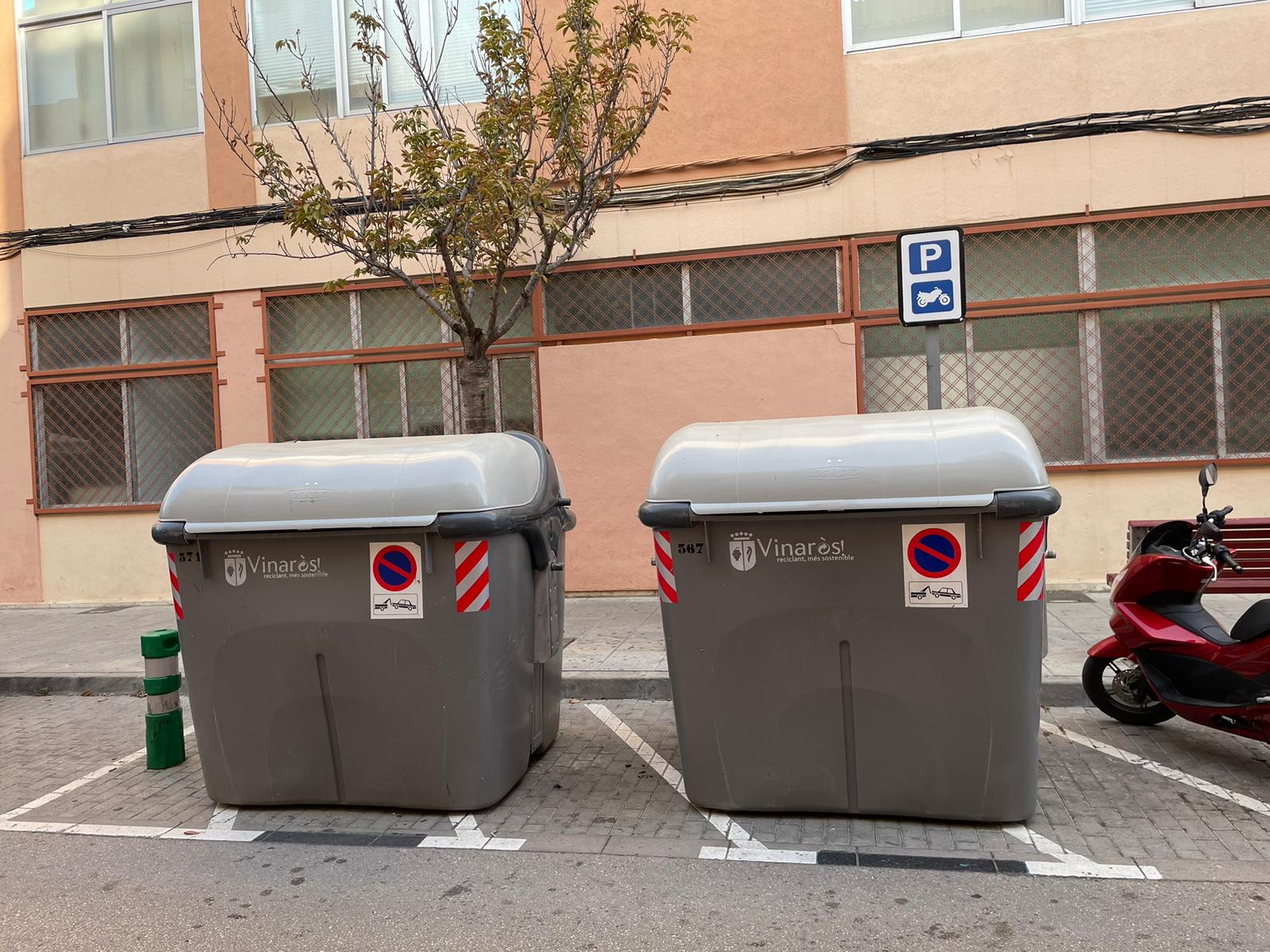 Vinaròs reforça les illes de contenidors en temporada turística