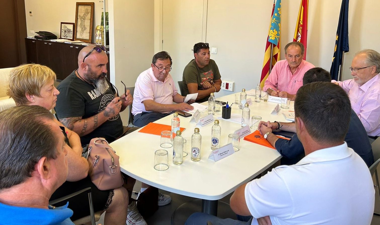 Aguirre aborda amb les confraries de pescadors la situació del sector valencià