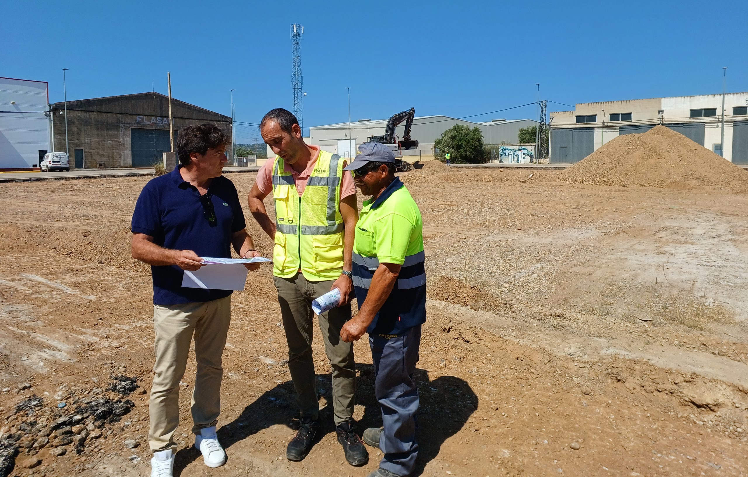 Comencen les obres del pàrquing per a vehicles pesats al polígon El Collet de Benicarló