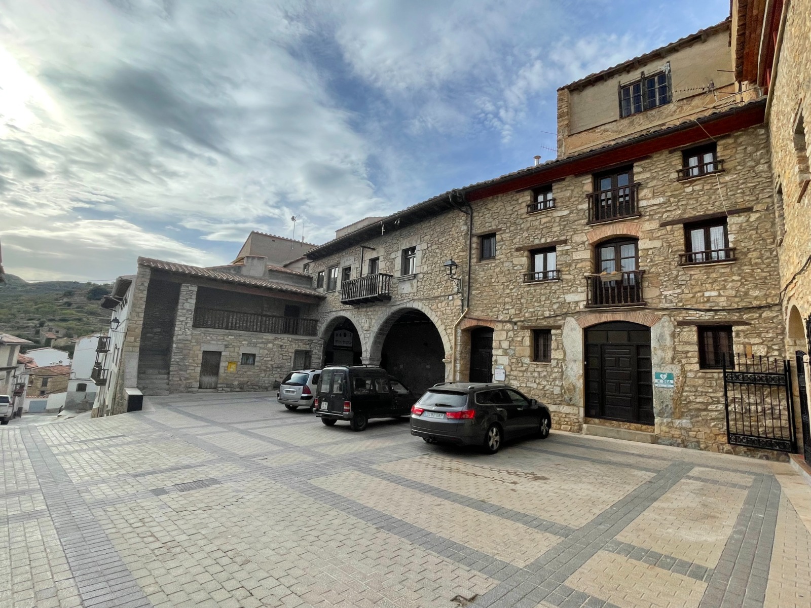 Portell, Castellfort, Palanques, La Pobla i Sorita demanen conèixer els processos de contractació