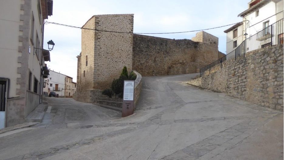 Portell millora el paviment i la xarxa de sanejament dels carrers Església i Calvari