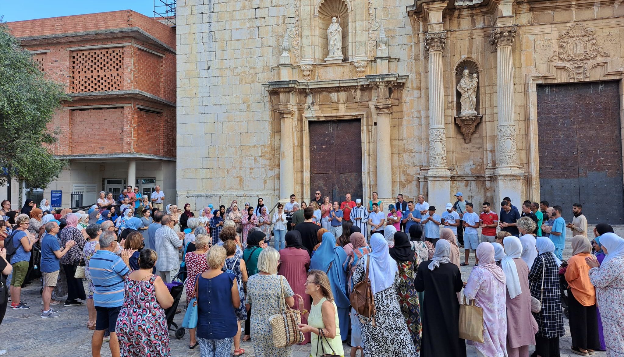 Alcalà de Xivert es concentra en solidaritat amb el Marroc per la tragèdia del terratrèmol