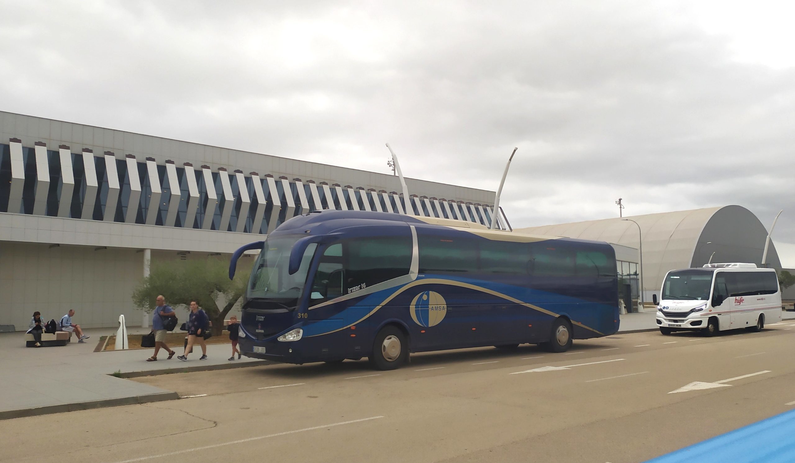 El servei d'autobús de l'Aeroport manté la connexió amb València al setembre i octubre