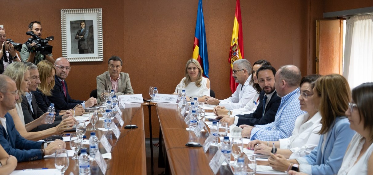 Gómez destaca la voluntat de coordinar i establir sinergies entre els hospitals de la província