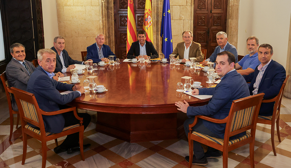 Mazón es reuneix amb AVA-ASAJA per a abordar els reptes i inquietuds del sector agrícola