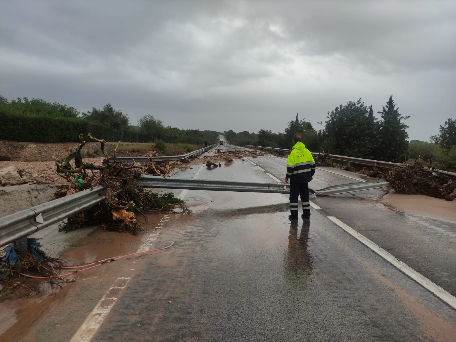 La gota freda provoca inundacions a la província de Tarragona i obliga a confinar Alcanar