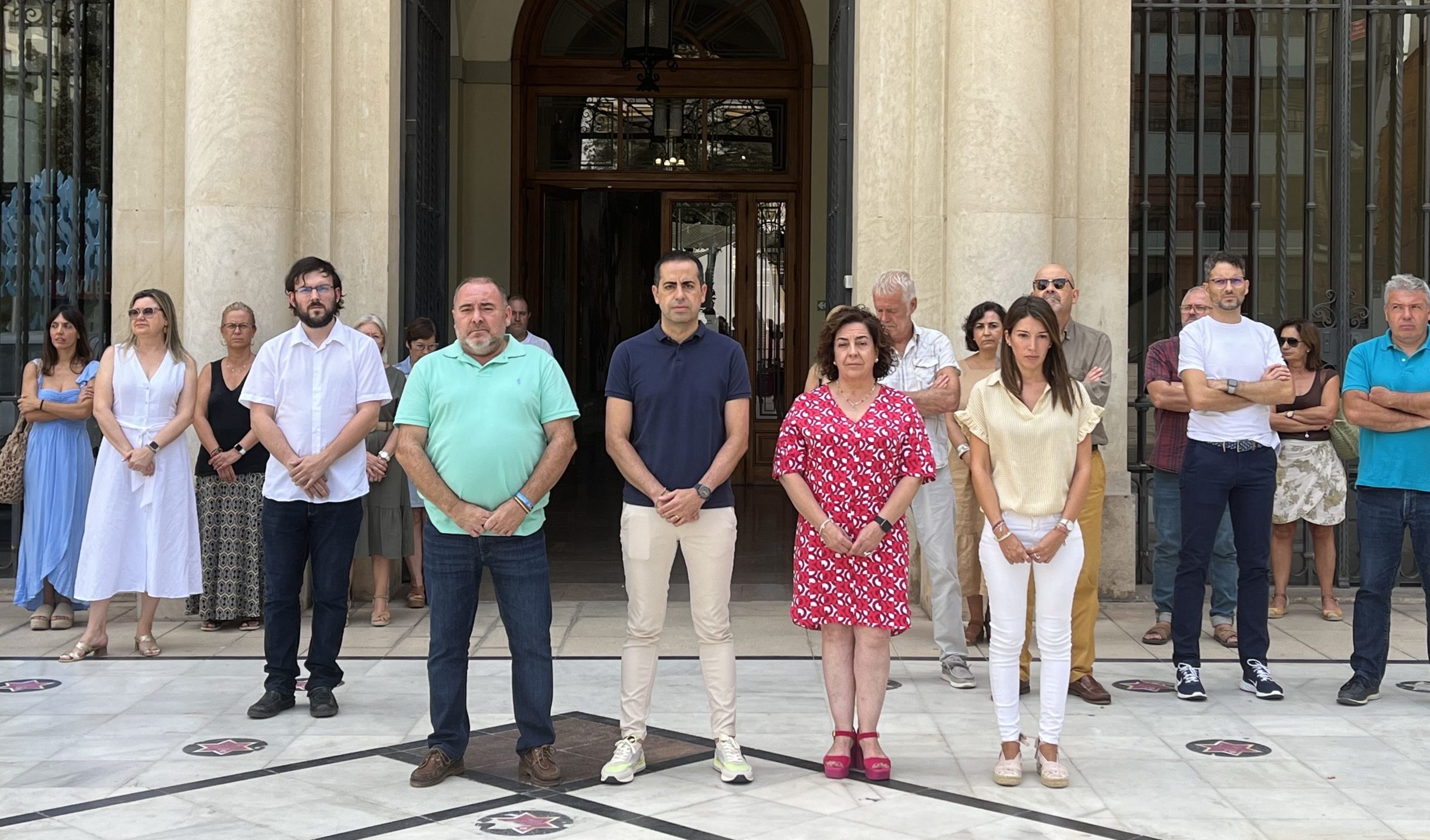 La Diputació mostra la seua condemna al crim de violència masclista d'Alzira