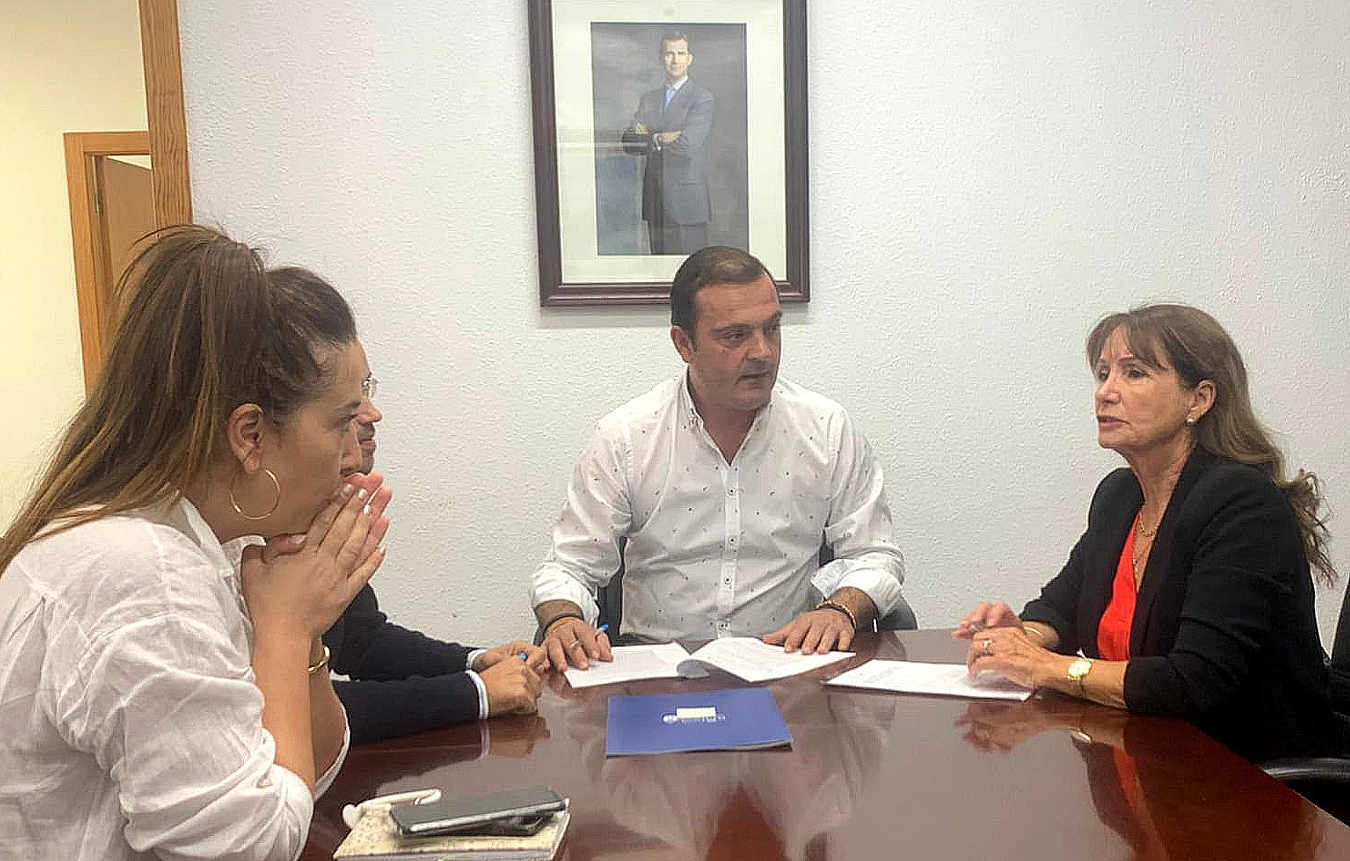 Peníscola reafirma el seu compromís amb l'Associació de Peníscola contra el Càncer