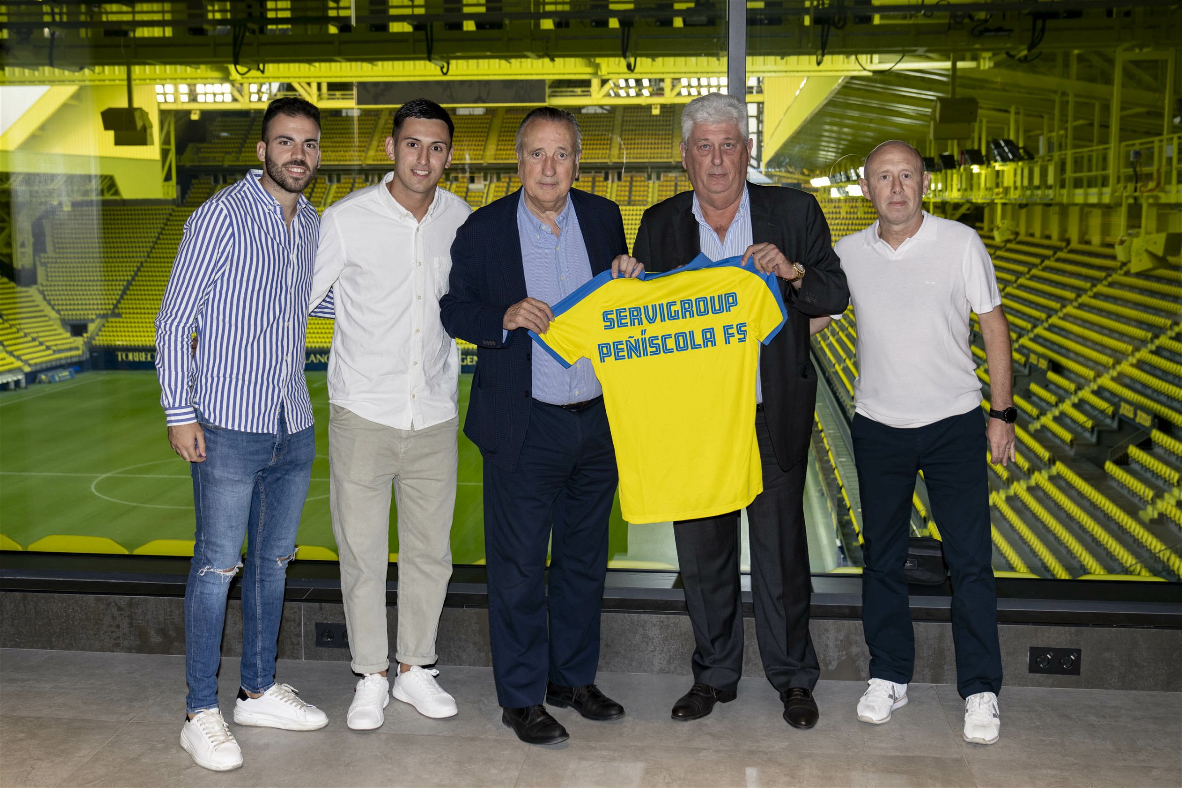 El Servigroup Peníscola, en la presentació del programa «Endavant» del Vila-real CF