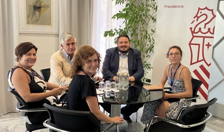 Lumbreras destaca la relació del Consell i les universitats «per a portar la participació ciutadana als municipis»