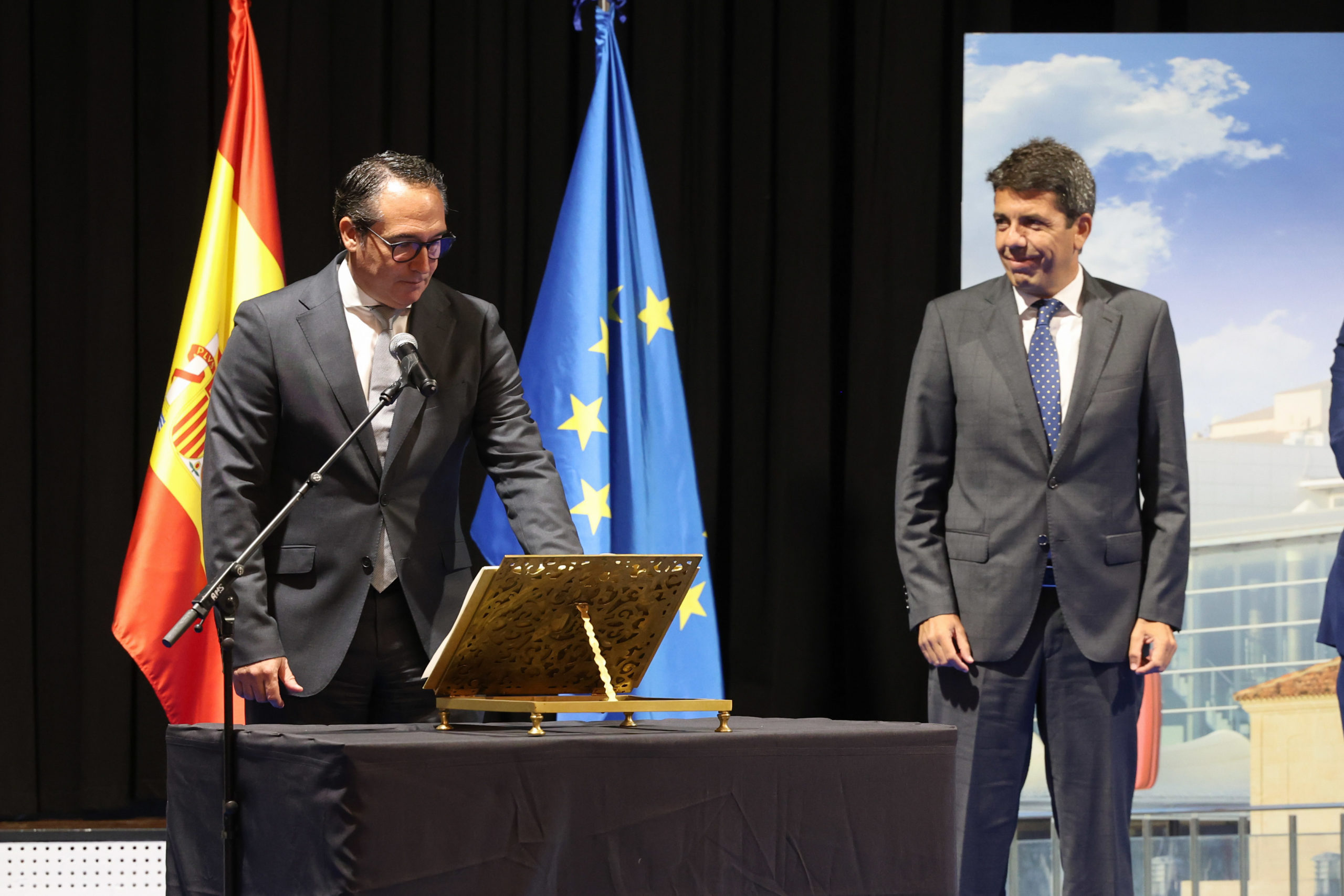 Mazón potenciarà la connectivitat viària per a millorar la competitivitat de les infraestructures