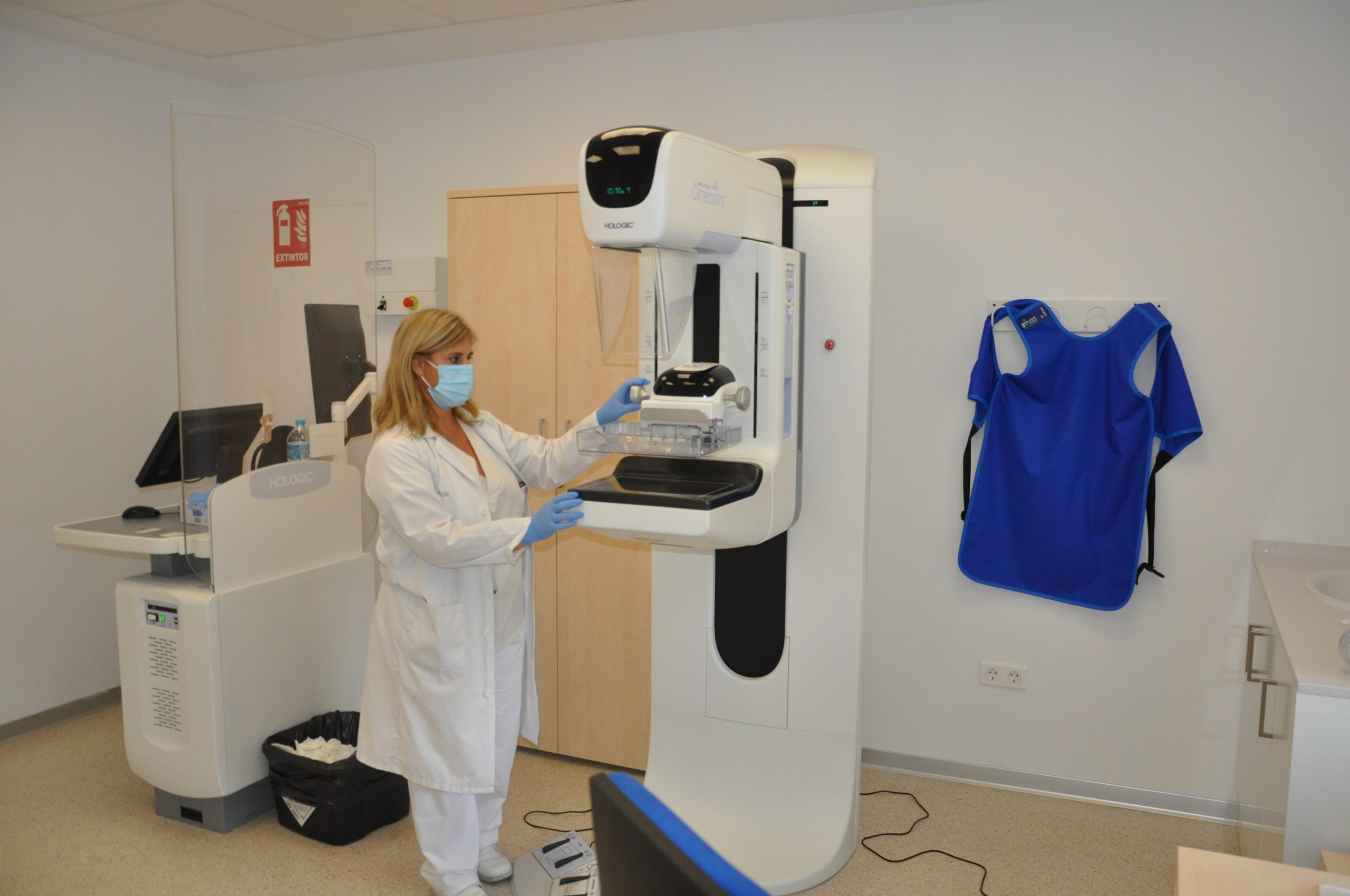 Sanitat impulsa la investigació en càncer de mama amb un nou equipament d'alt rendiment