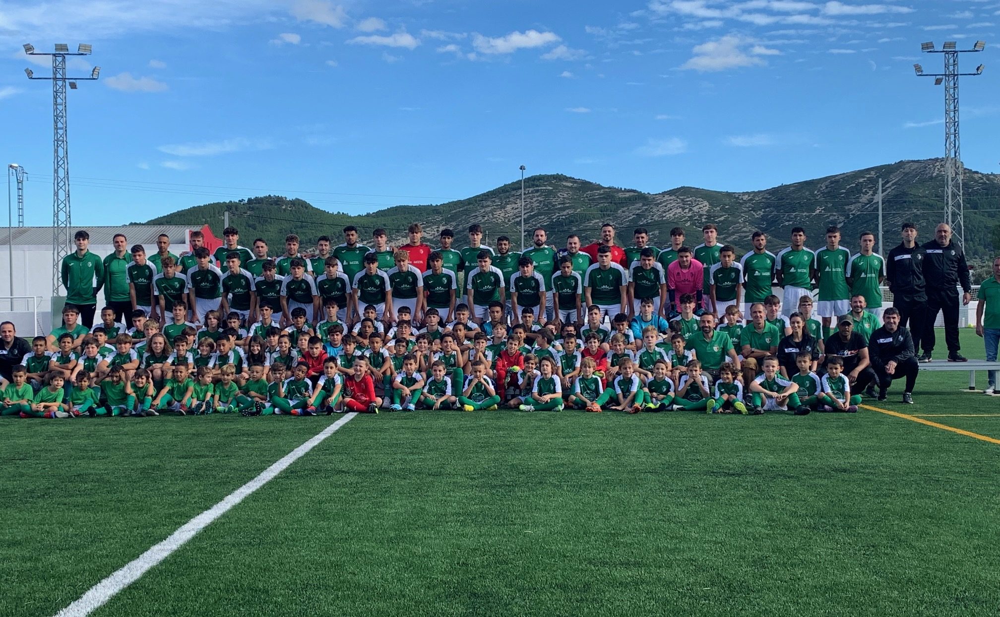 Sant Mateu renova el camp de futbol amb una inversió de 400.000 euros, recupera'n al primer equip