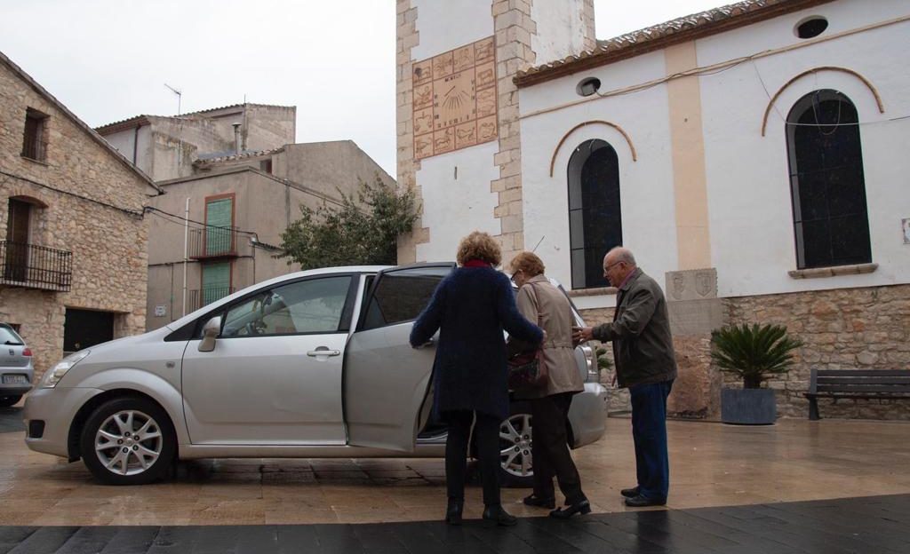 Tírig inverteix 10.000 euros en el servei de taxi al metge