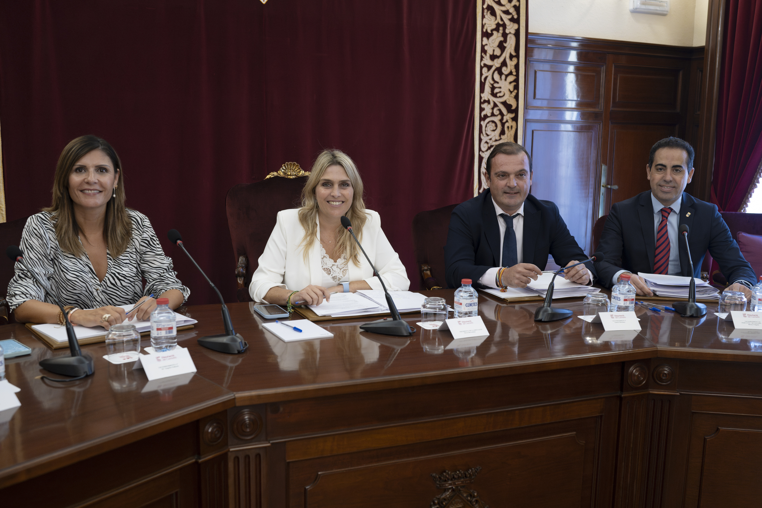 La Diputació sol·licita ajudes per al transport professional per carretera, productors agraris i pescadors