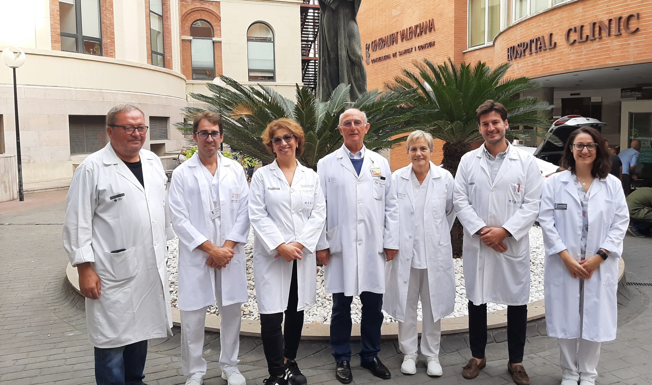 El Clínic de València supera els 700 implants coclears per a la millora de l'audició dels pacients