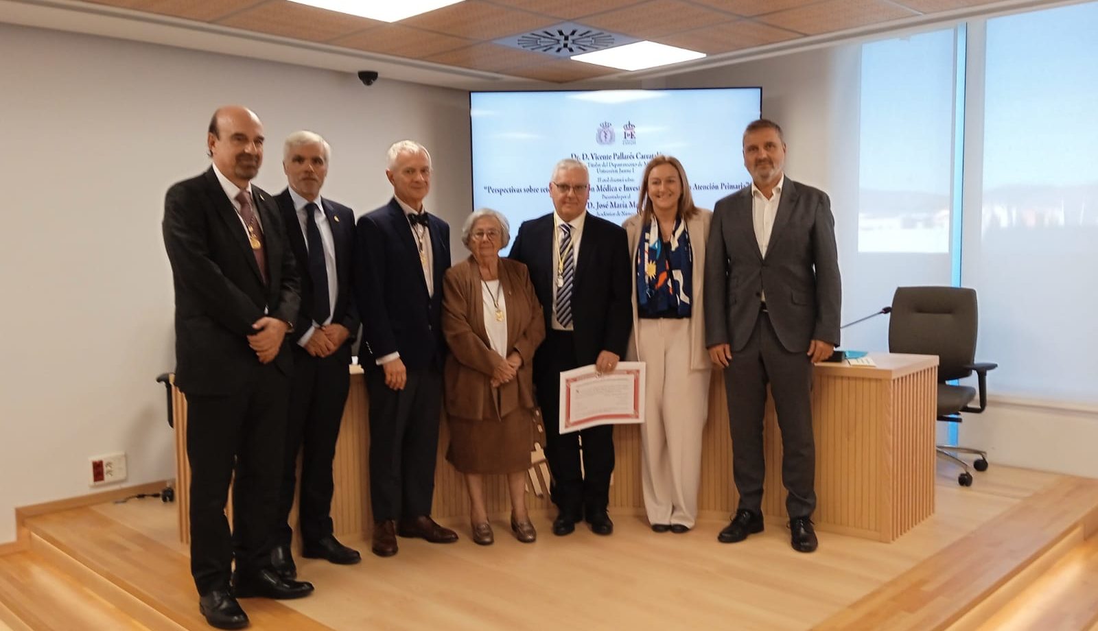El doctor Vicente Pallarés ingressa en la RAMCV en un acte celebrat en el COMCAS