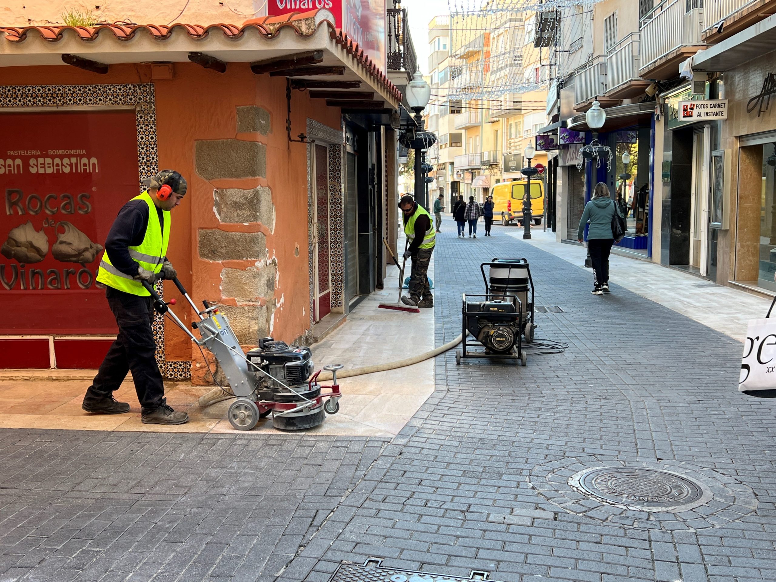 Vinaròs aplica un tractament antilliscant als carrers Major i Sant Cristòfol