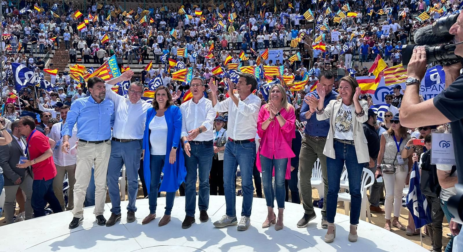 El PP apel·la al «poble» per a frenar la desigualtat i l'amnistia a «delinqüents» que «el PSOE celebra»