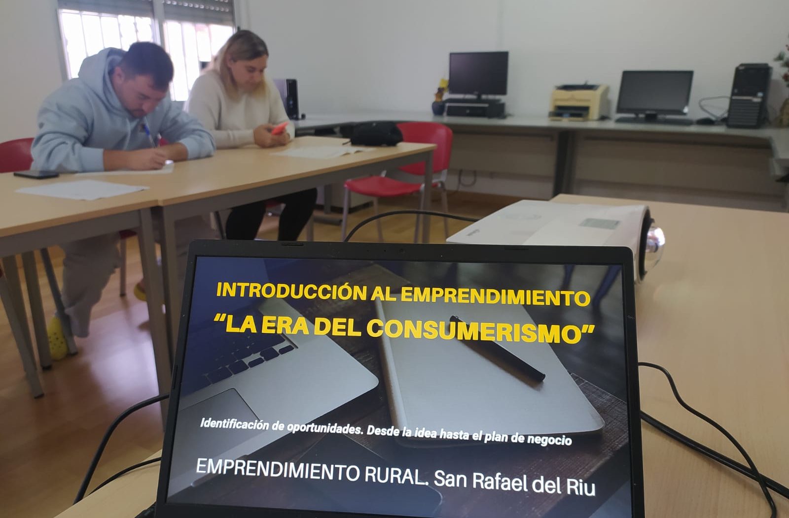 L'Ajuntament de Sant Rafael del Riu celebra l'última jornada per a atraure «Talent Jove» al municipi
