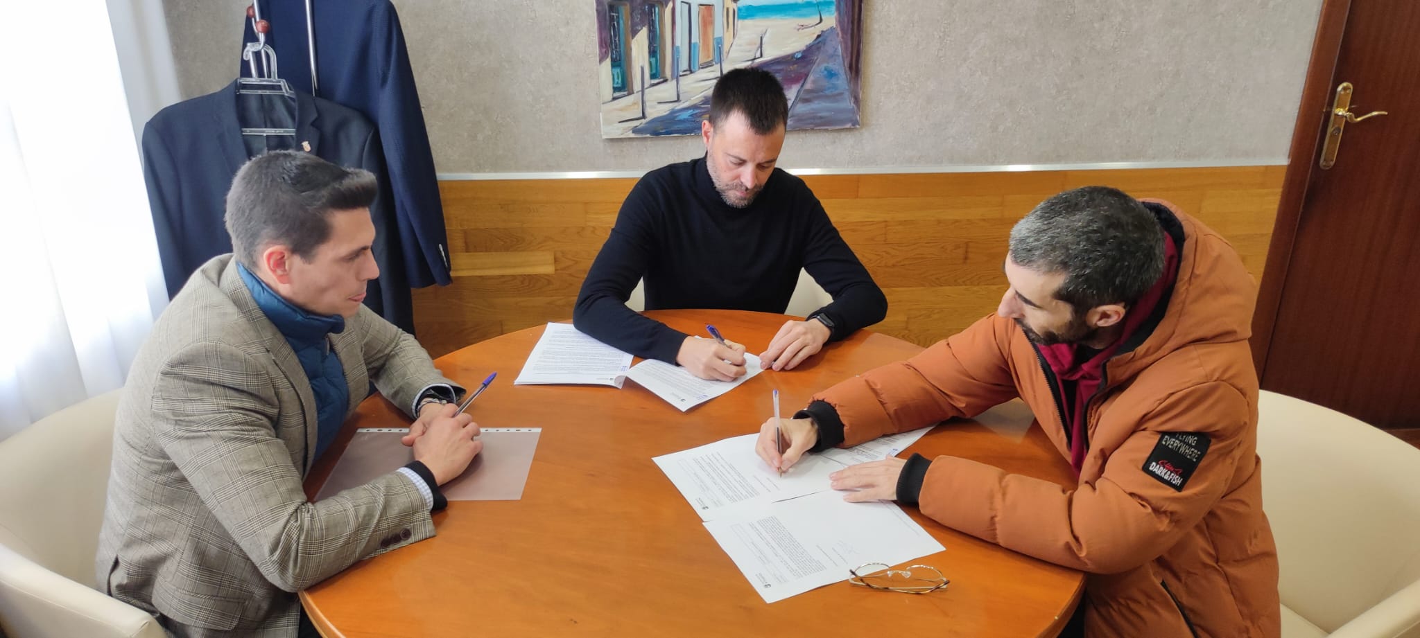 L’Ajuntament de Vinaròs signa convenis amb ESMUVI i la Societat Musical La Alianza