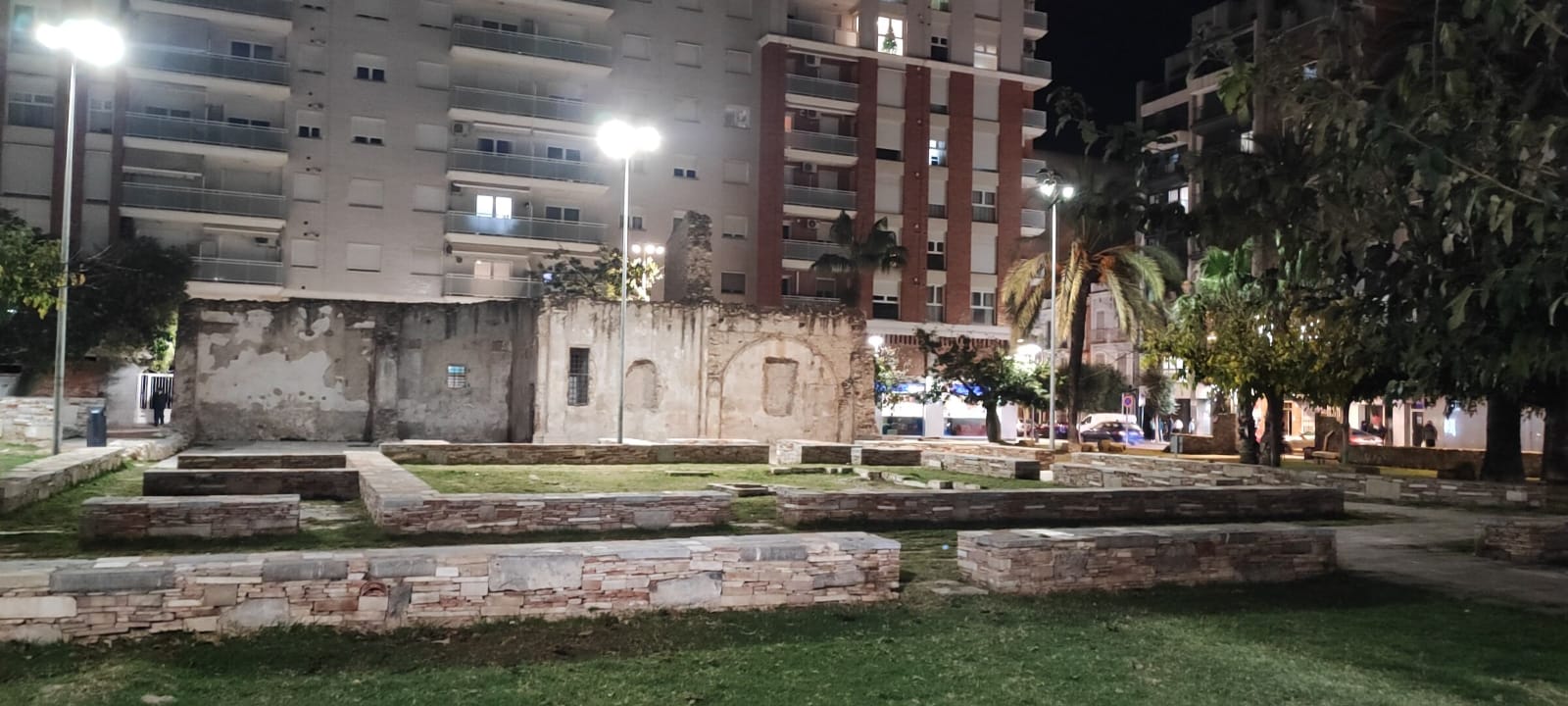 Brito critica que la il·luminació de Nadal en les artèries de gran afluència «brilla per la seua absència»