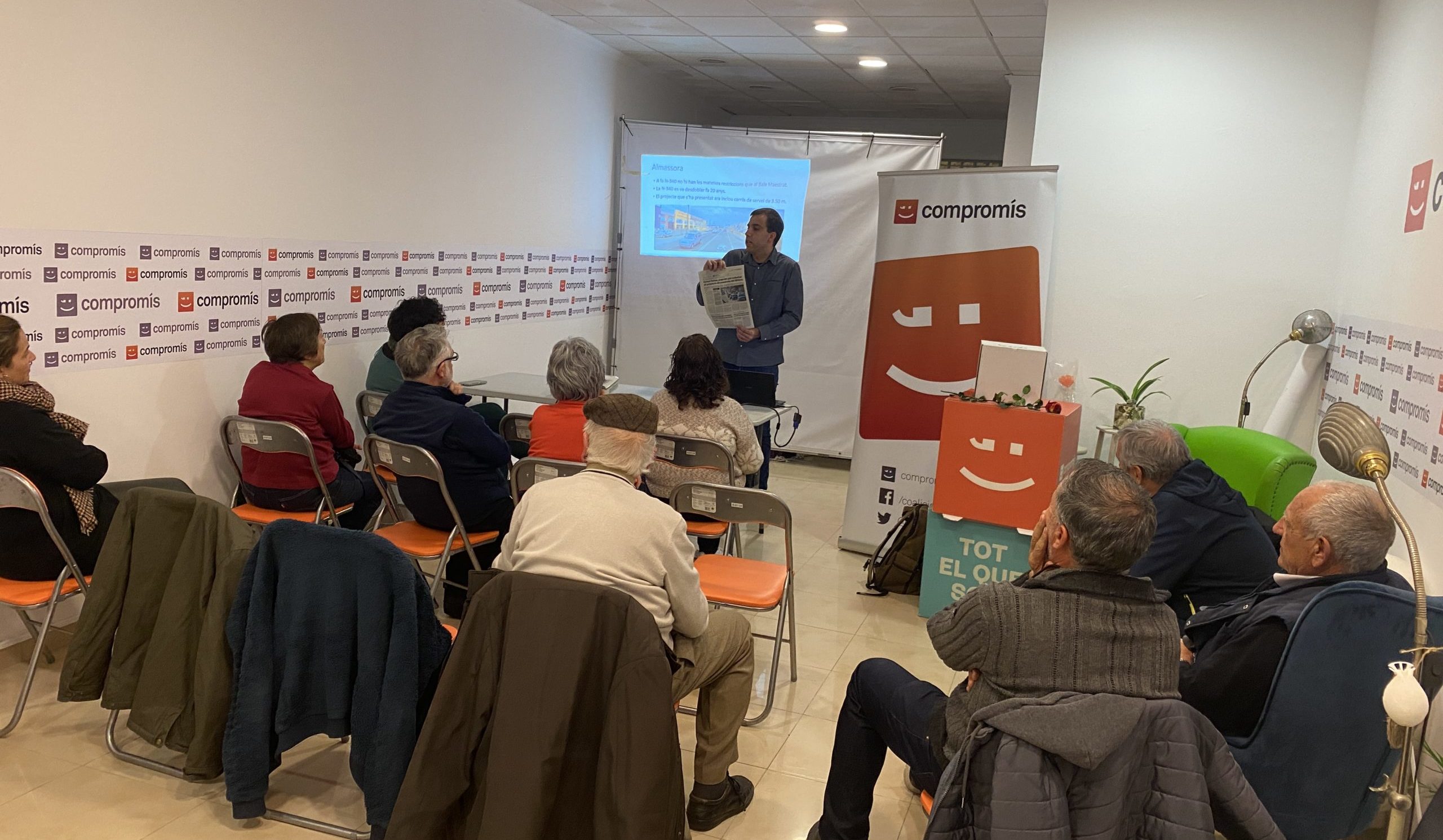 Compromís escolta els problemes del transport a Benicarló i reclama mesures
