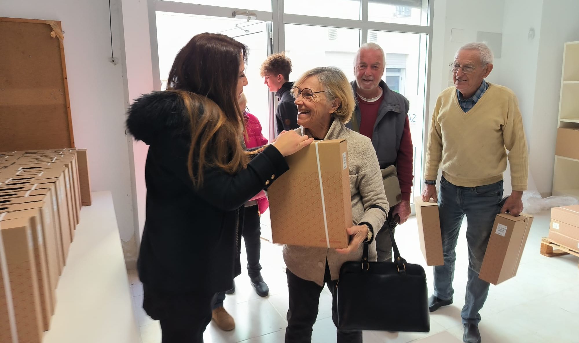 L'Ajuntament de Peníscola entrega 1500 cistelles de Nadal als més majors