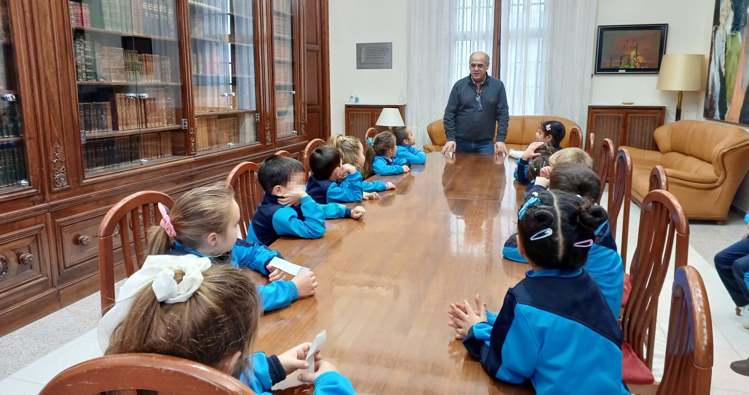 Visita de l'alumnat del CEIP Ángel Esteban a l'Ajuntament de Benicarló