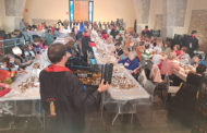 Tradicional «embolicà» de coquetes de la Festa de Sant Antoni de Benicarló