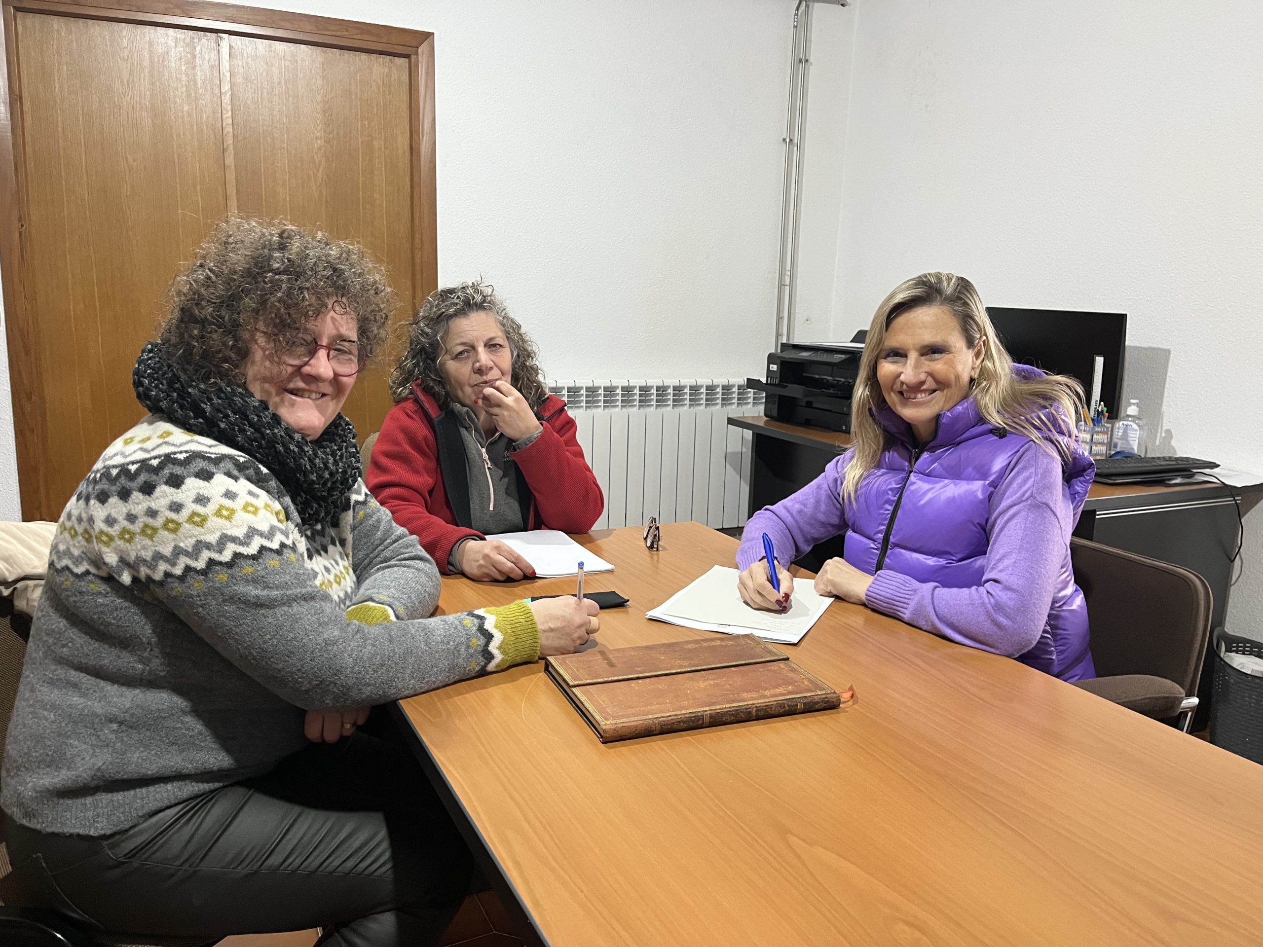 La delegada del Consell visita Castell de Cabres, el municipi amb menys habitants de la Comunitat
