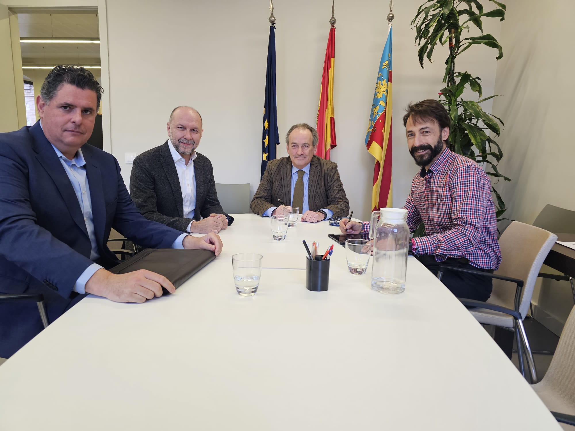 Agricultura i l'IVF acorden una línia de finançament específic per a agricultors i ramaders