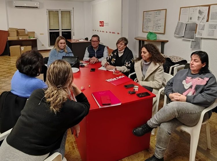 El PSPV denuncia que pacients de dermatologia i cardiologia són derivats per la falta de facultatius