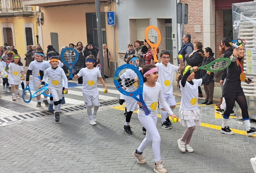 Alcalà de Xivert inaugura el Carnaval amb les desfilades dels centres educatius