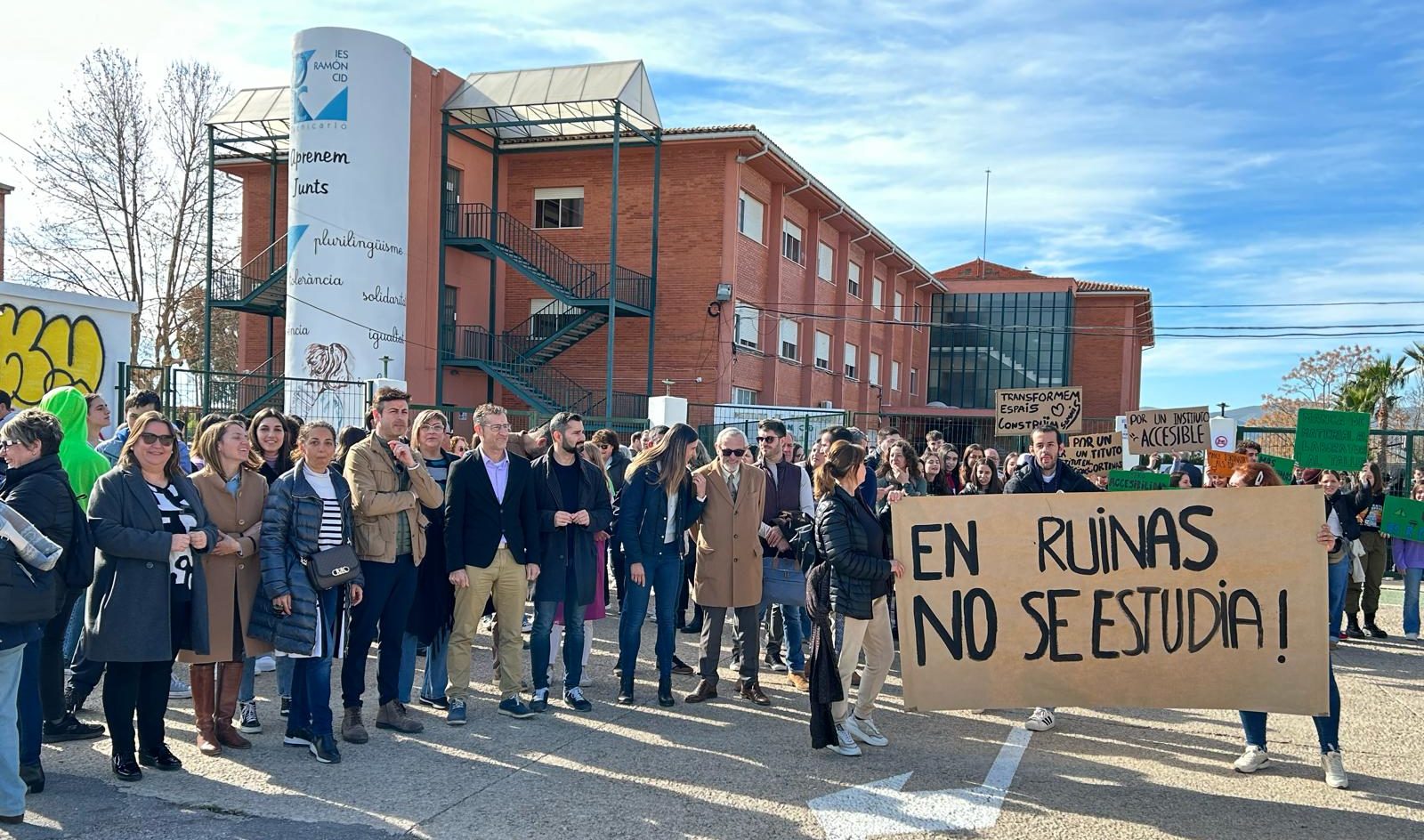 El PSPV es mobilitza contra la decisió del PP de «desmantellar» el Pla Edificant 