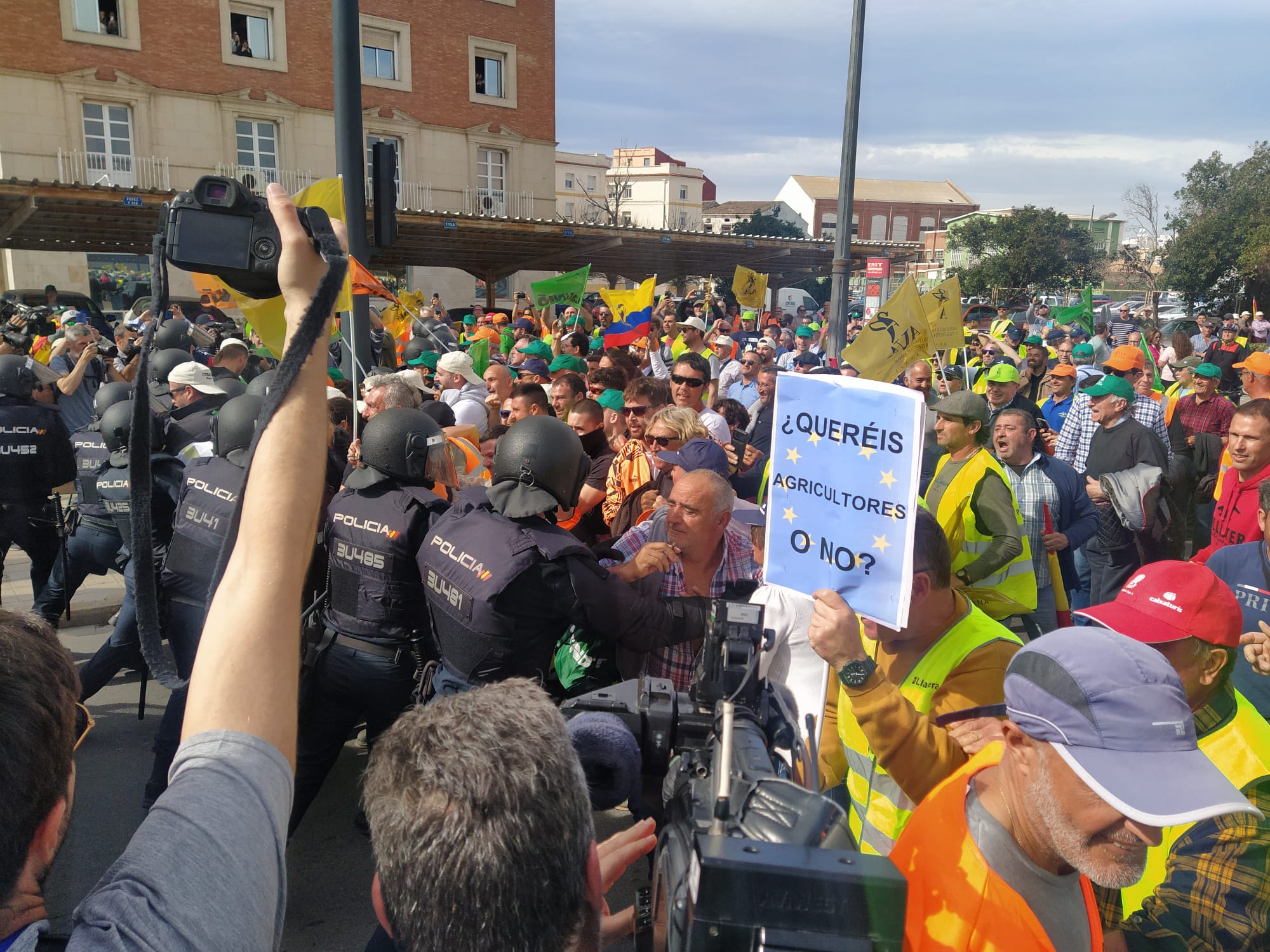 El sector agrari reclama a València «un canvi radical de les polítiques agràries»