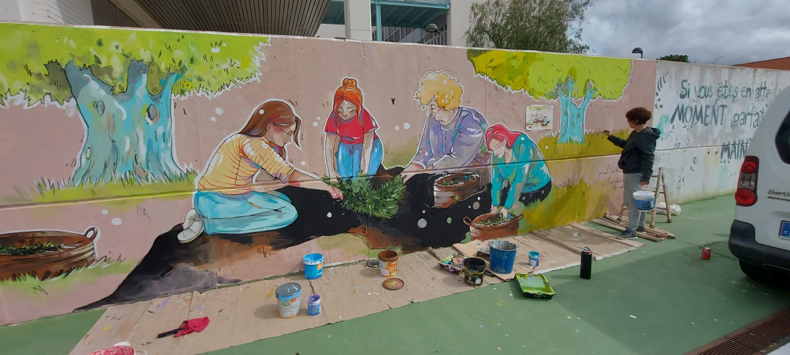 Alcalà-Alcossebre aposta pels murals per a visibilitzar el paper intergeneracional de les dones