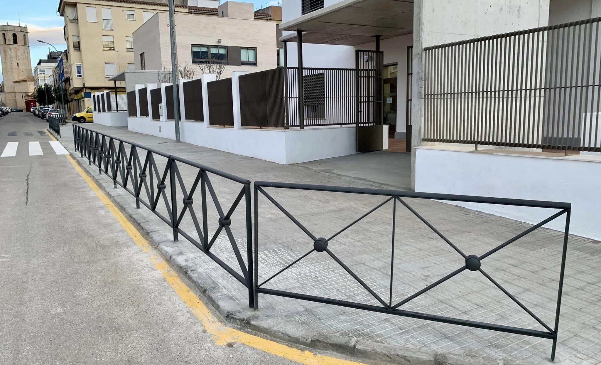 L'Ajuntament de Sant Mateu millora la seguretat en l'entrada a la nova escola