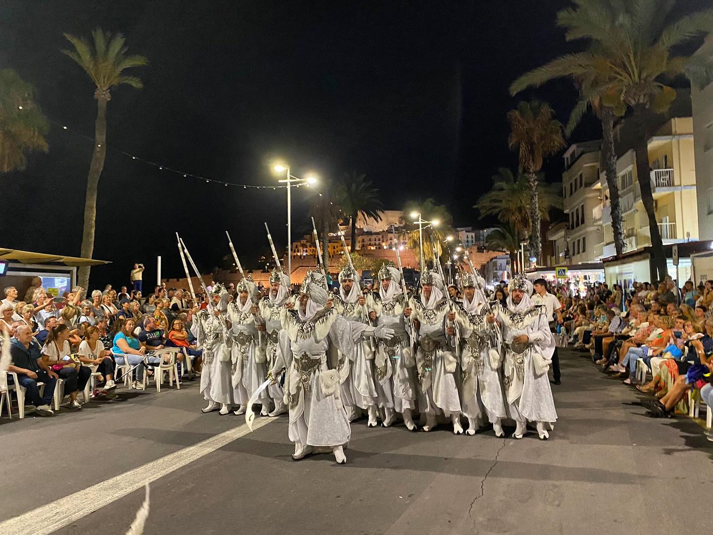 Les desfilades de Moros i Cristians de Peníscola surten de les Festes Patronals