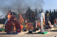Els centres El Collet i IVASS de Benicarló cremen els seus monuments fallers