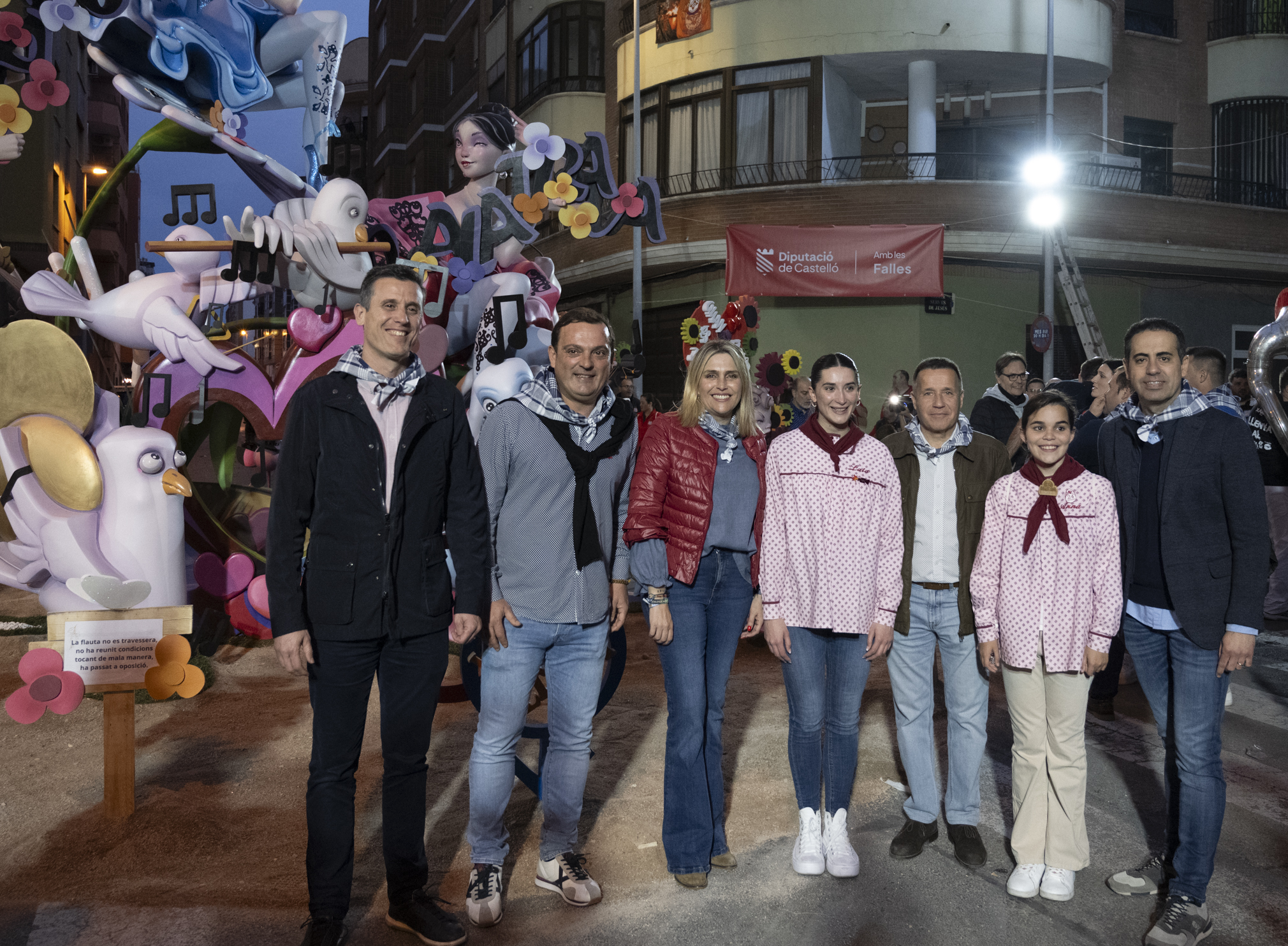 Marta Barrachina reforça el seu suport a les Falles en la seua visita a la Nit de la Plantà