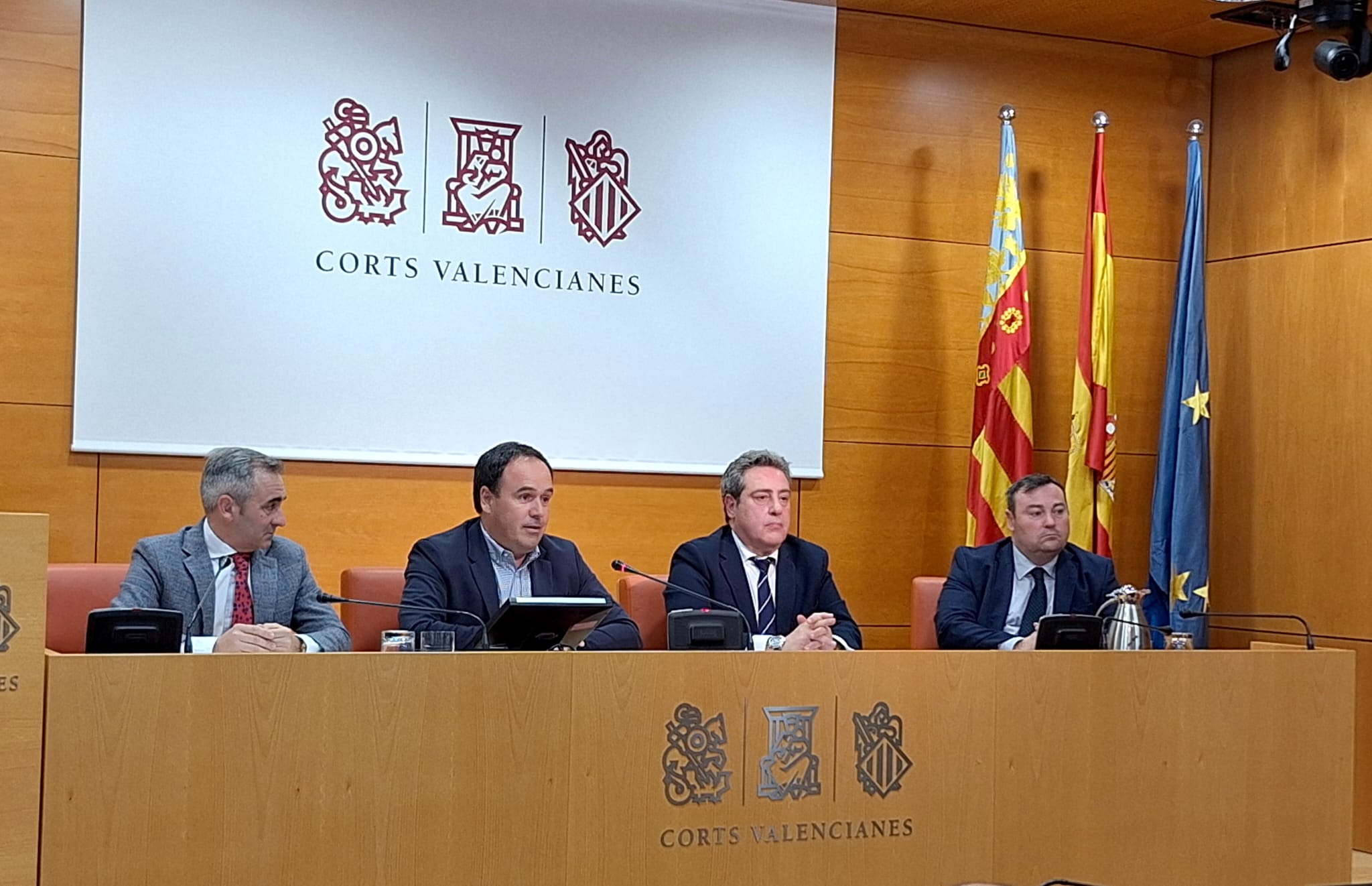 PP i Vox presenten cinc proposicions de llei en les Corts per a complir els compromisos electorals