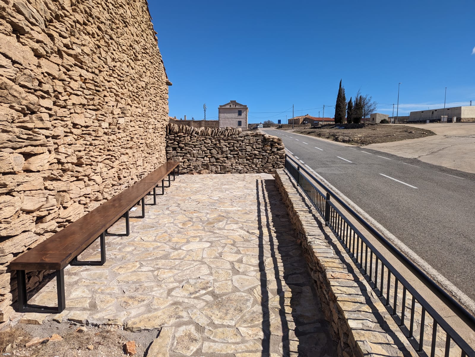 «Un gran banc» per a contemplar el paisatge a Castellfort