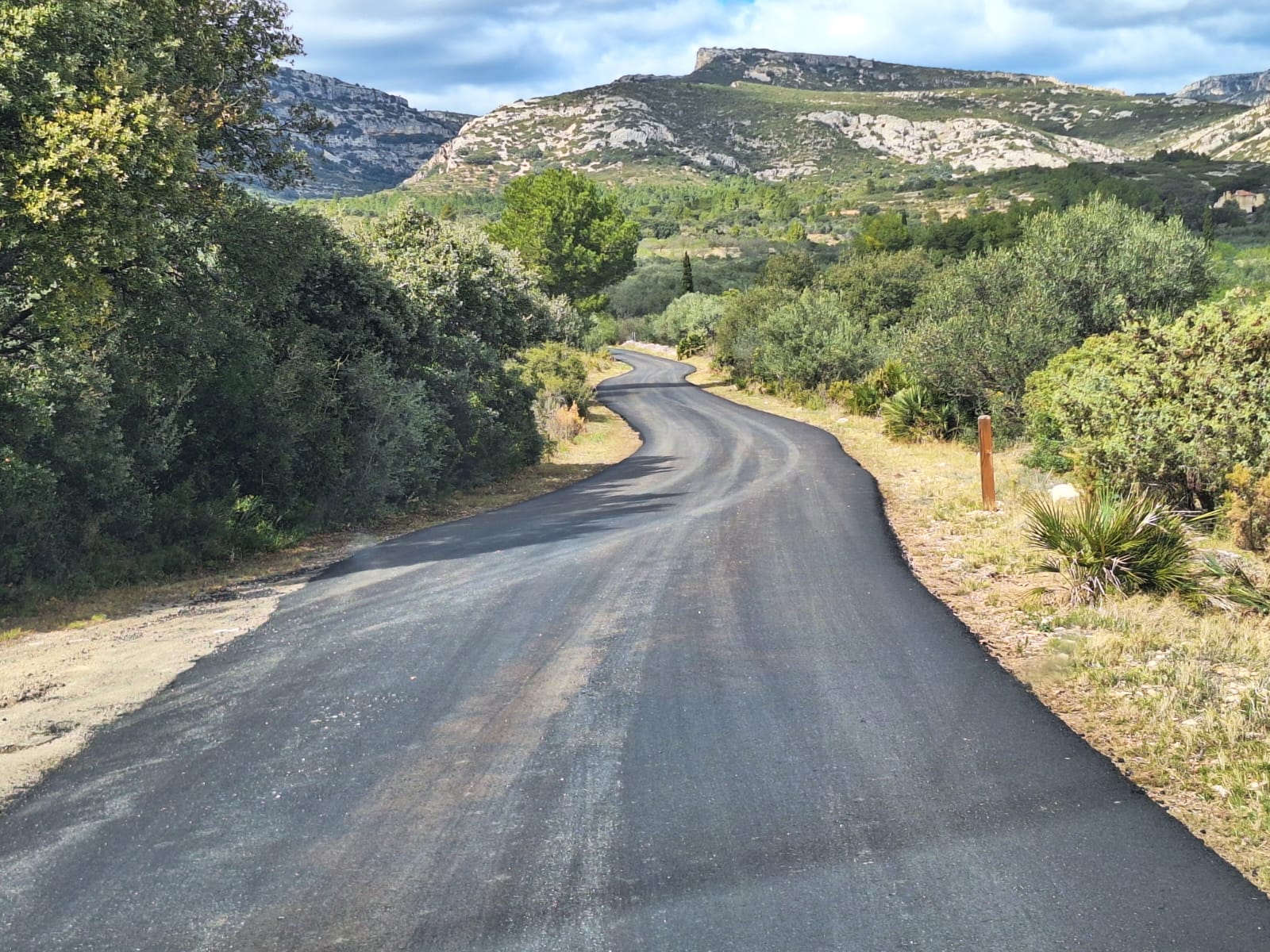Rossell finalitza les obres de millora d'un nou tram de camins rurals