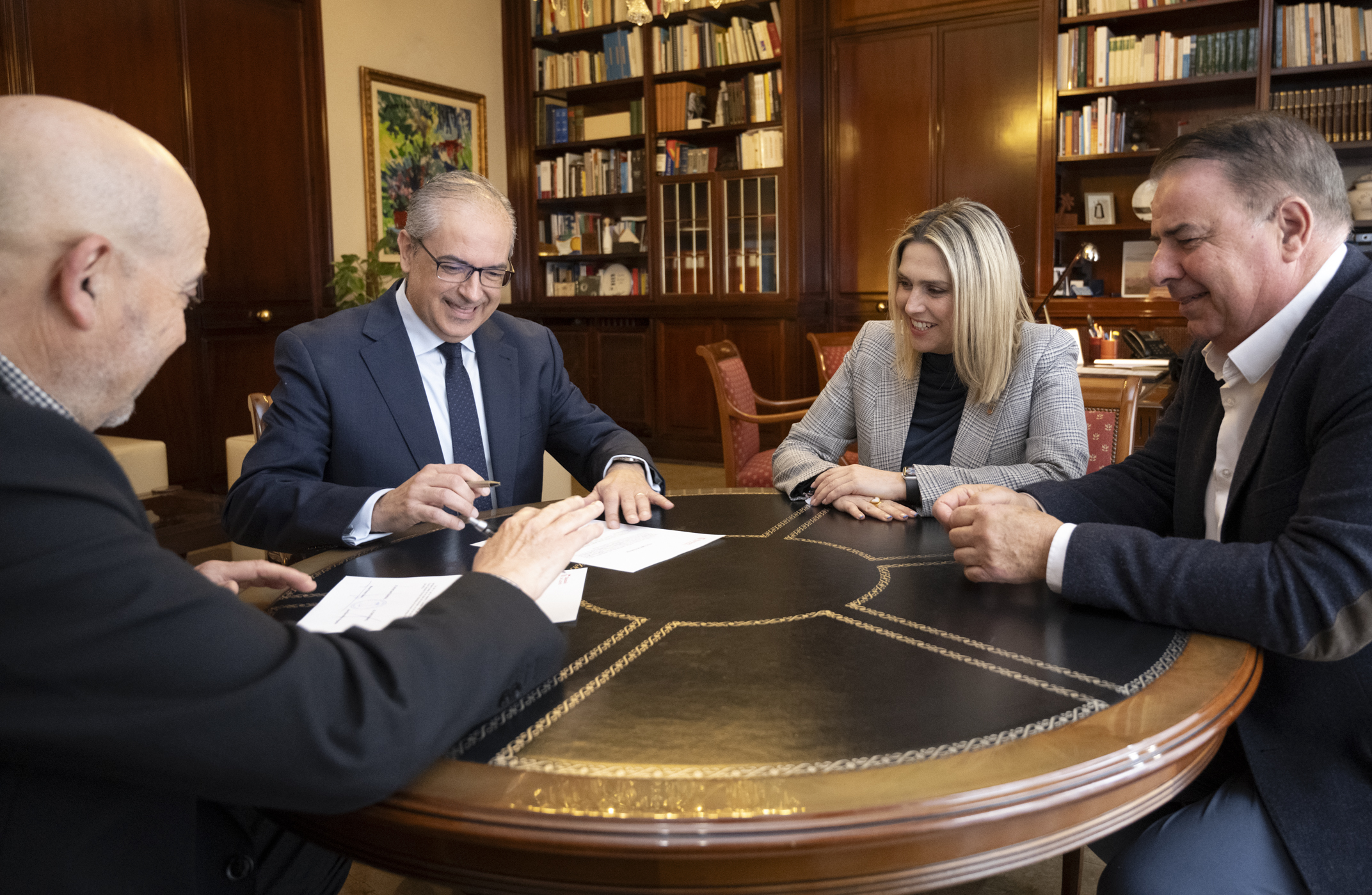Barrachina presidix la presa de possessió del nou director de Bon Govern i Administració