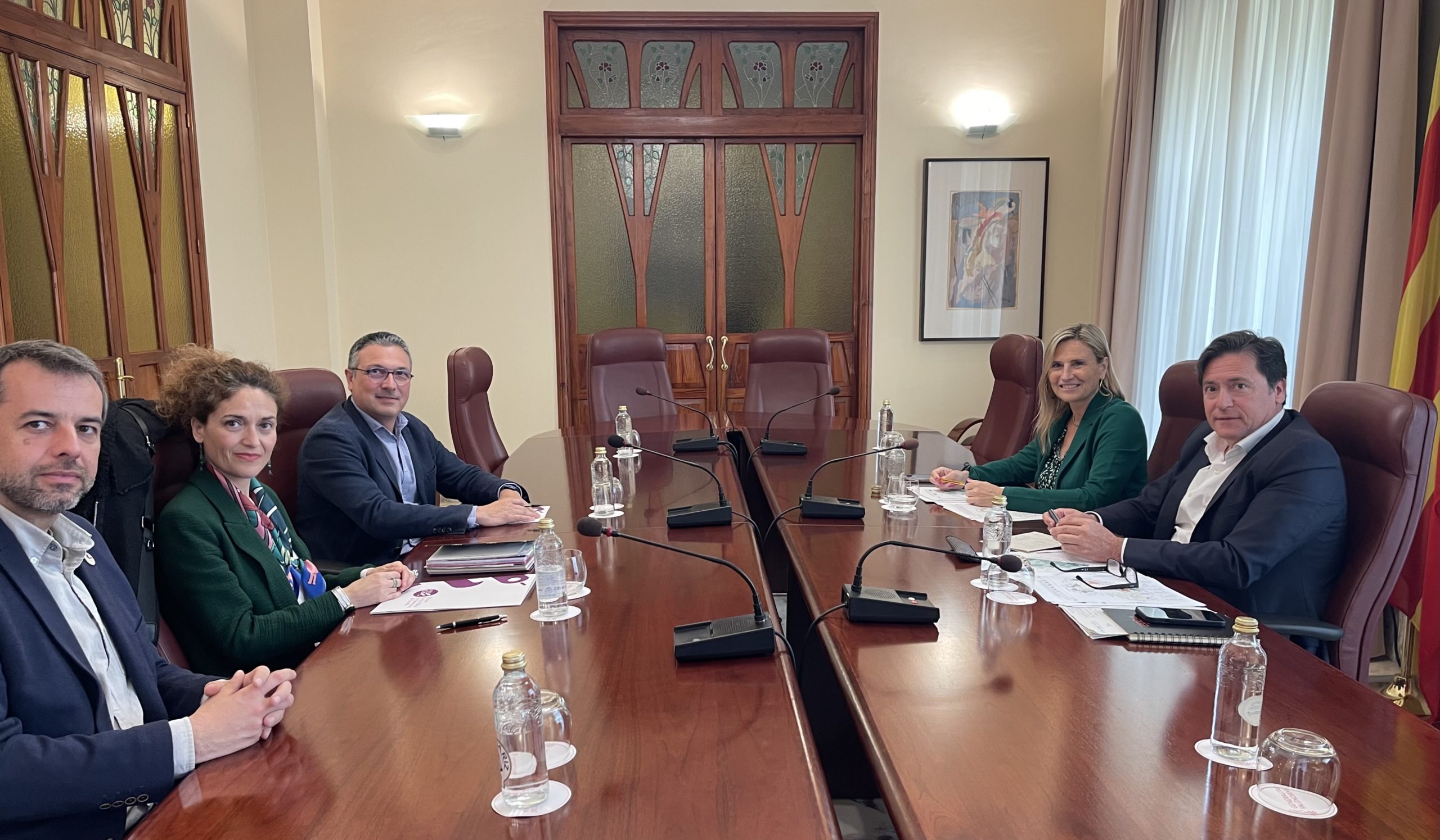 El director general d'Administració Local es reunix amb el Col·legi Oficial de Farmacèutics