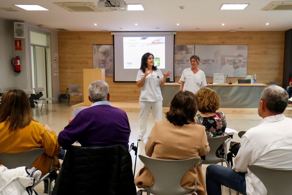 La primera escola de la CV per a persones portadores d'ostomia supera el centenar de participants