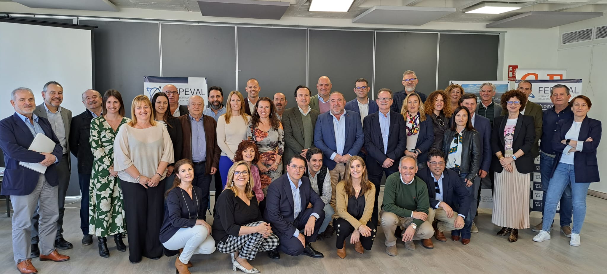 Alcalà-Alcossebre intensifica la col·laboració amb FEPEVAL per a la millora del polígon El Campaner