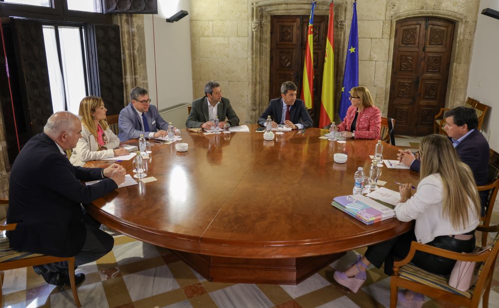 Carlos Mazón es reunix amb la Federació de Societats Musicals